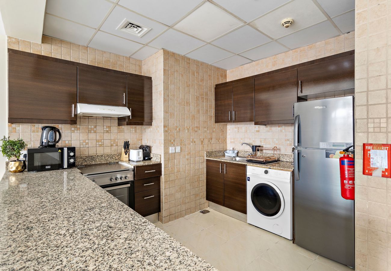 Apartment in Dubai - Aesthetic Chic 1BR In La Fontana