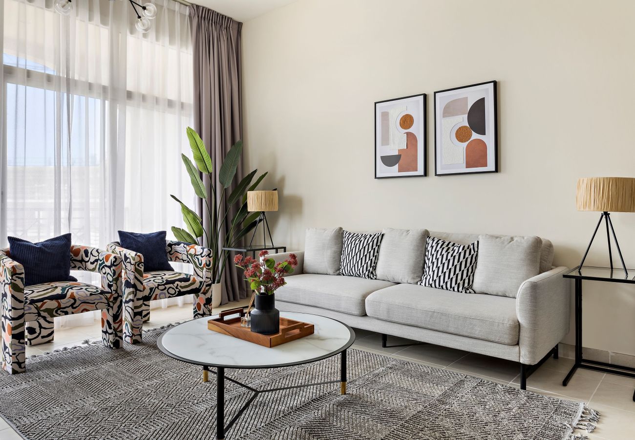 Apartment in Dubai - Aesthetic Chic 1BR In La Fontana