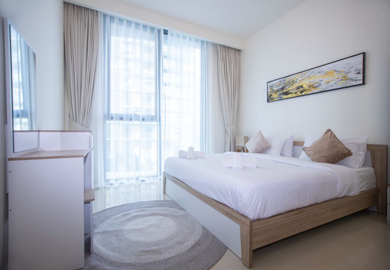 Apartment in Ras Al Khaimah - Serene Chic 1BR in Bay Residences Central 1