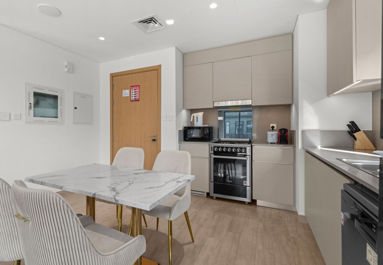 Apartment in Dubai - Chic Luxury 1BR+Sofabed |Sleeps 4| in Lotus 3