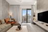 Apartment in Dubai - Chic Luxury 1BR+Sofabed |Sleeps 4| in Lotus 3