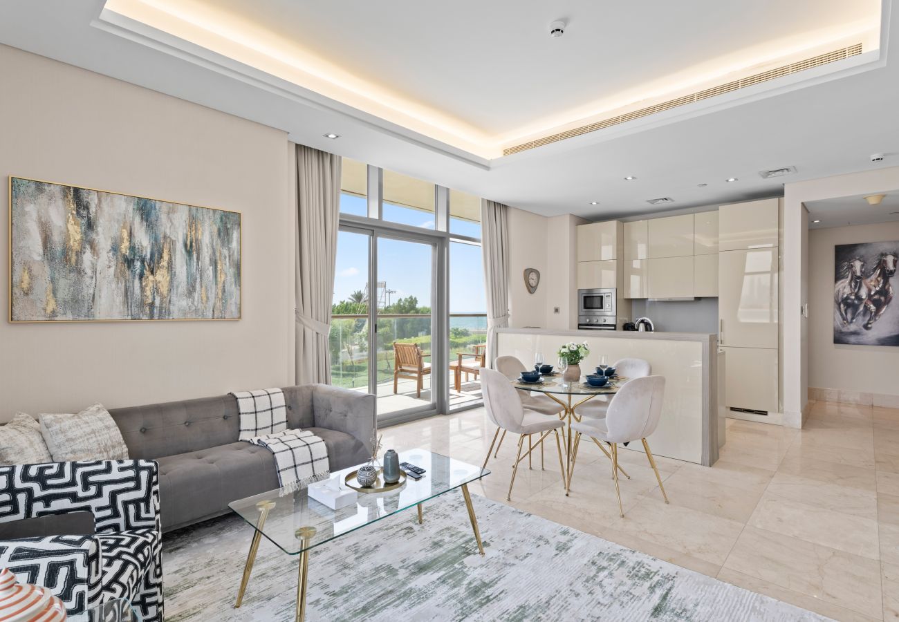 Apartment in Dubai - Luxe Escape 1BR w SofaBed|Sleeps 4| Marina View