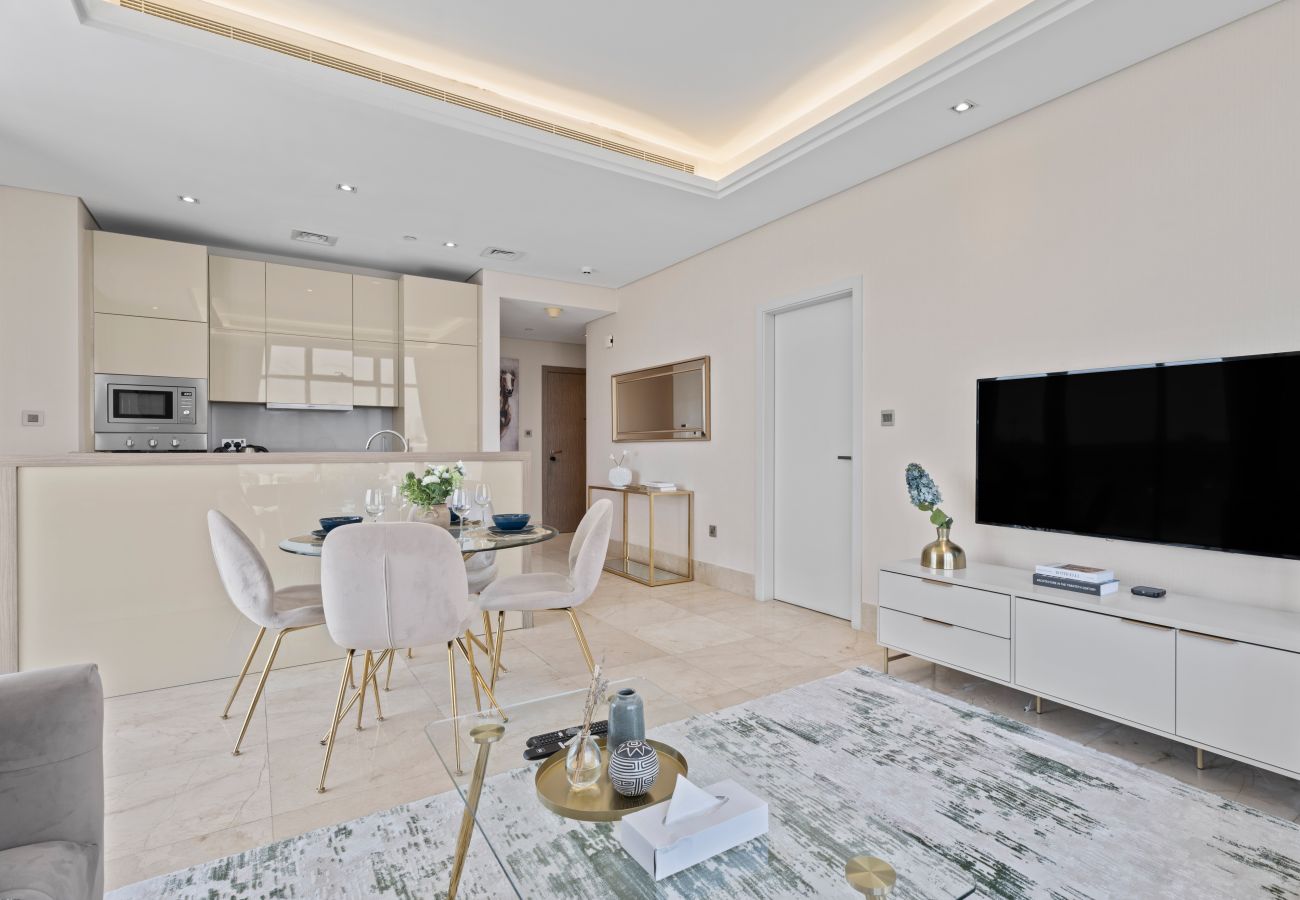 Apartment in Dubai - Luxe Escape 1BR w SofaBed|Sleeps 4| Marina View