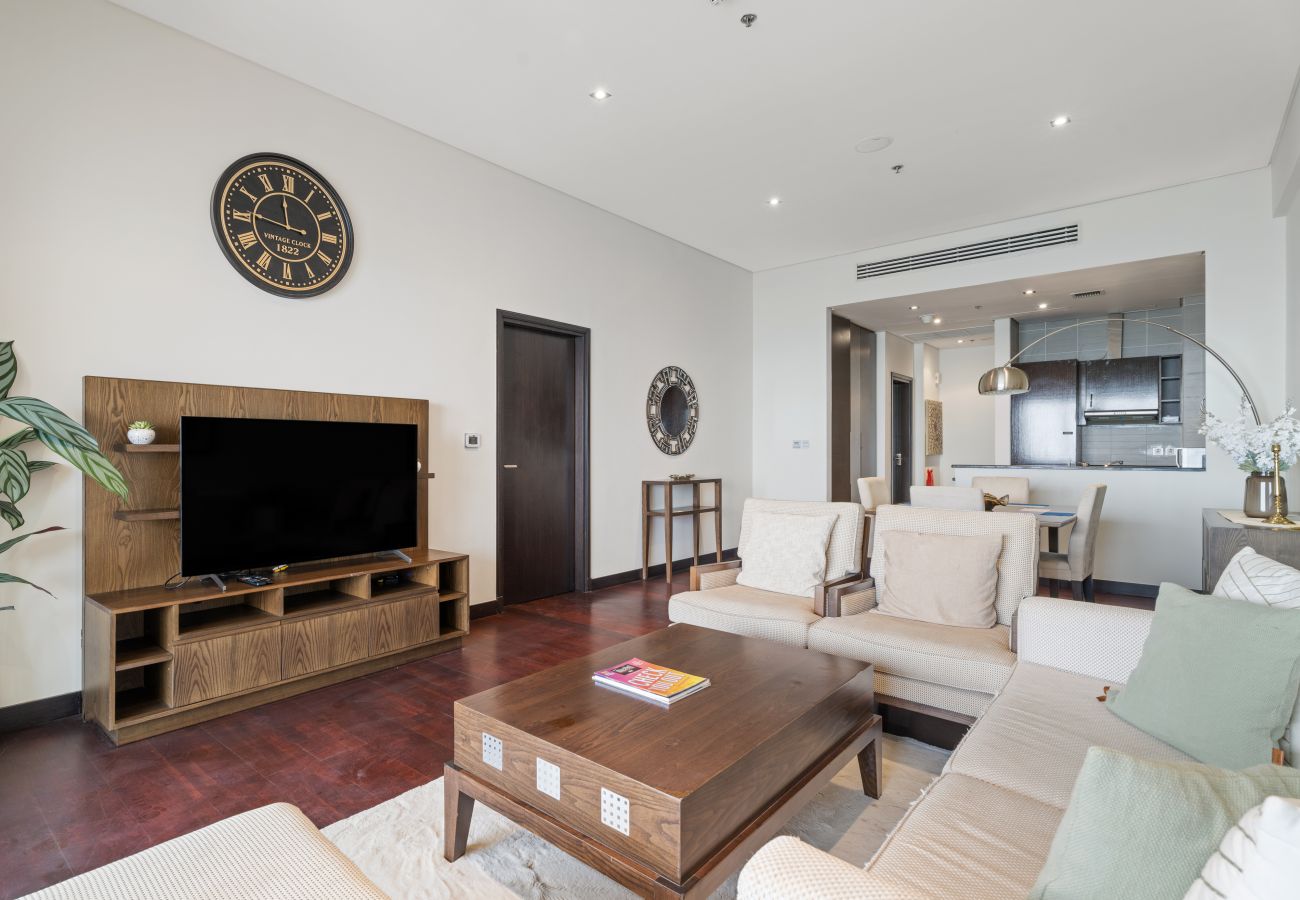 Apartment in Dubai - Beachfront Bliss 1BR In Royal Amwaj