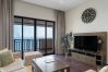 Apartment in Dubai - Beachfront Bliss 1BR In Royal Amwaj