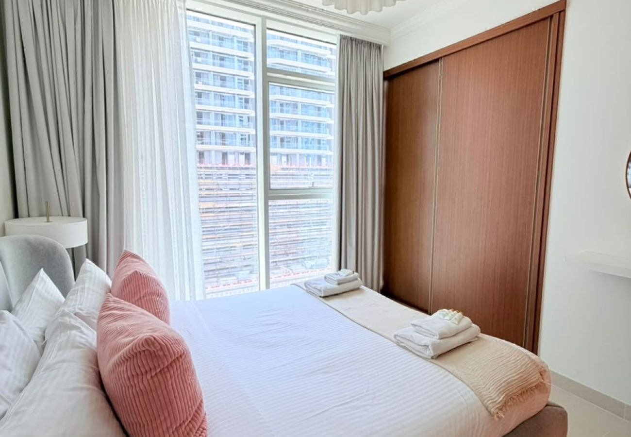 Apartment in Dubai - Sophisticated 1BR In Palace Beach Residences T2 
