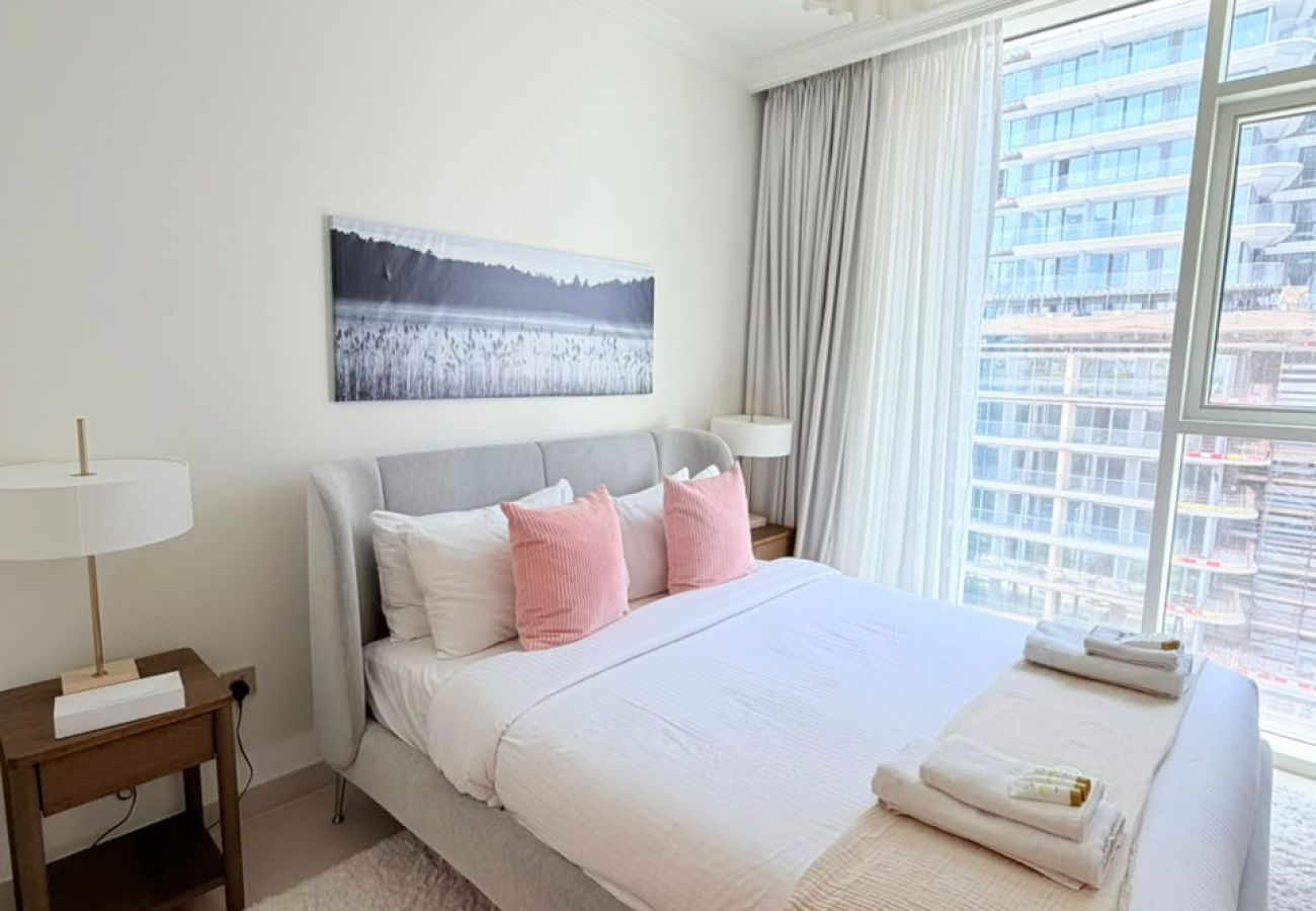 Apartment in Dubai - Sophisticated 1BR In Palace Beach Residences T2 
