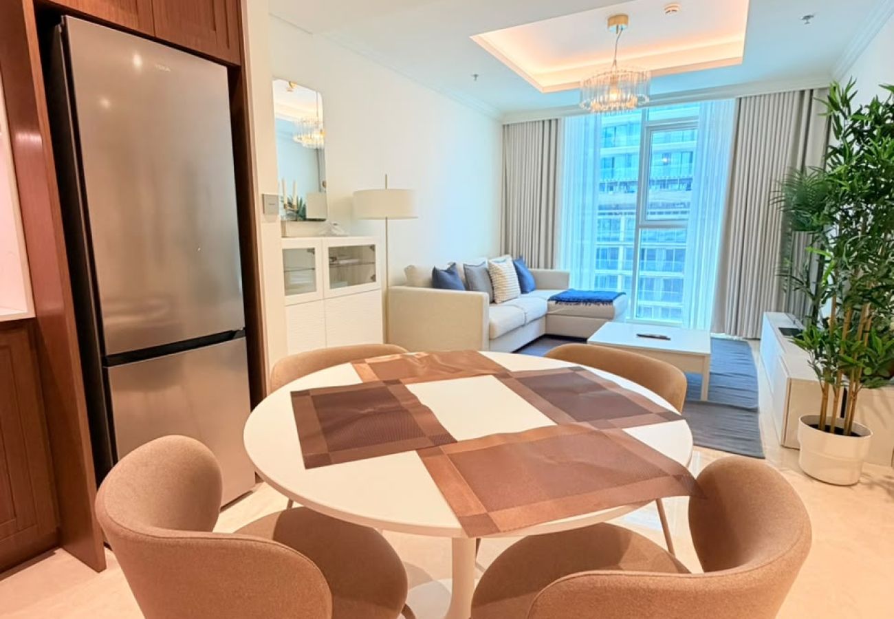 Apartment in Dubai - Sophisticated 1BR In Palace Beach Residences T2 
