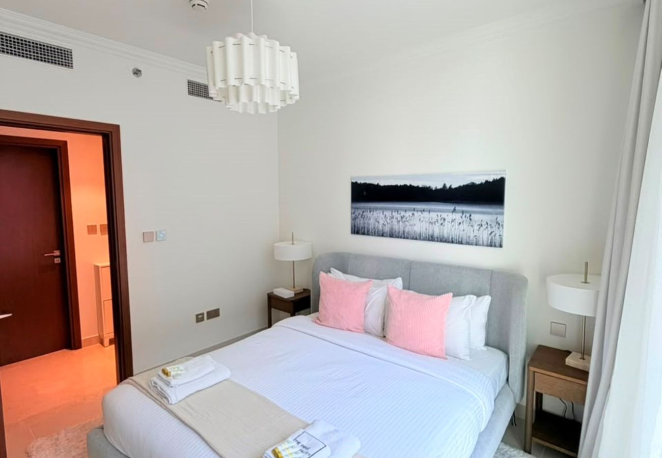 Apartment in Dubai - Sophisticated 1BR In Palace Beach Residences T2 