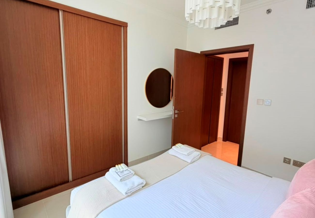 Apartment in Dubai - Sophisticated 1BR In Palace Beach Residences T2 