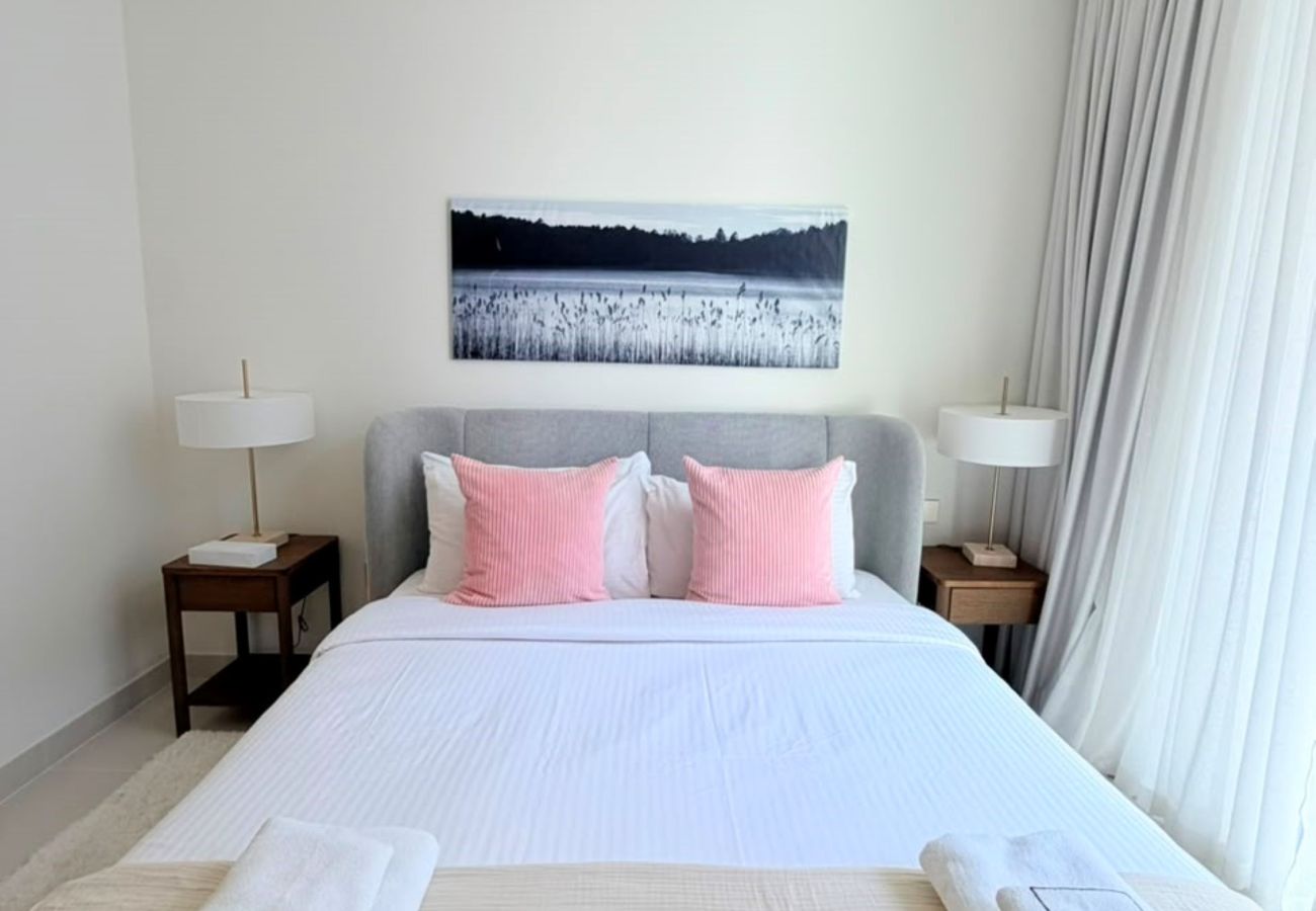 Apartment in Dubai - Sophisticated 1BR In Palace Beach Residences T2 