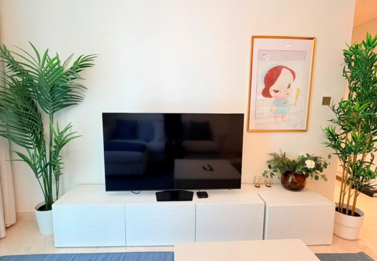 Apartment in Dubai - Sophisticated 1BR In Palace Beach Residences T2 