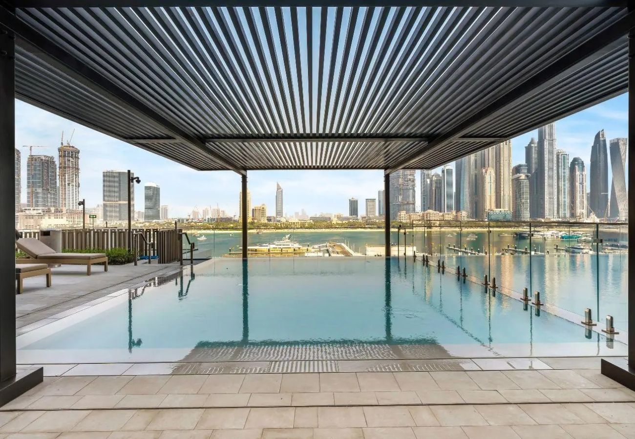 Apartment in Dubai - Sophisticated 1BR In Palace Beach Residences T2 