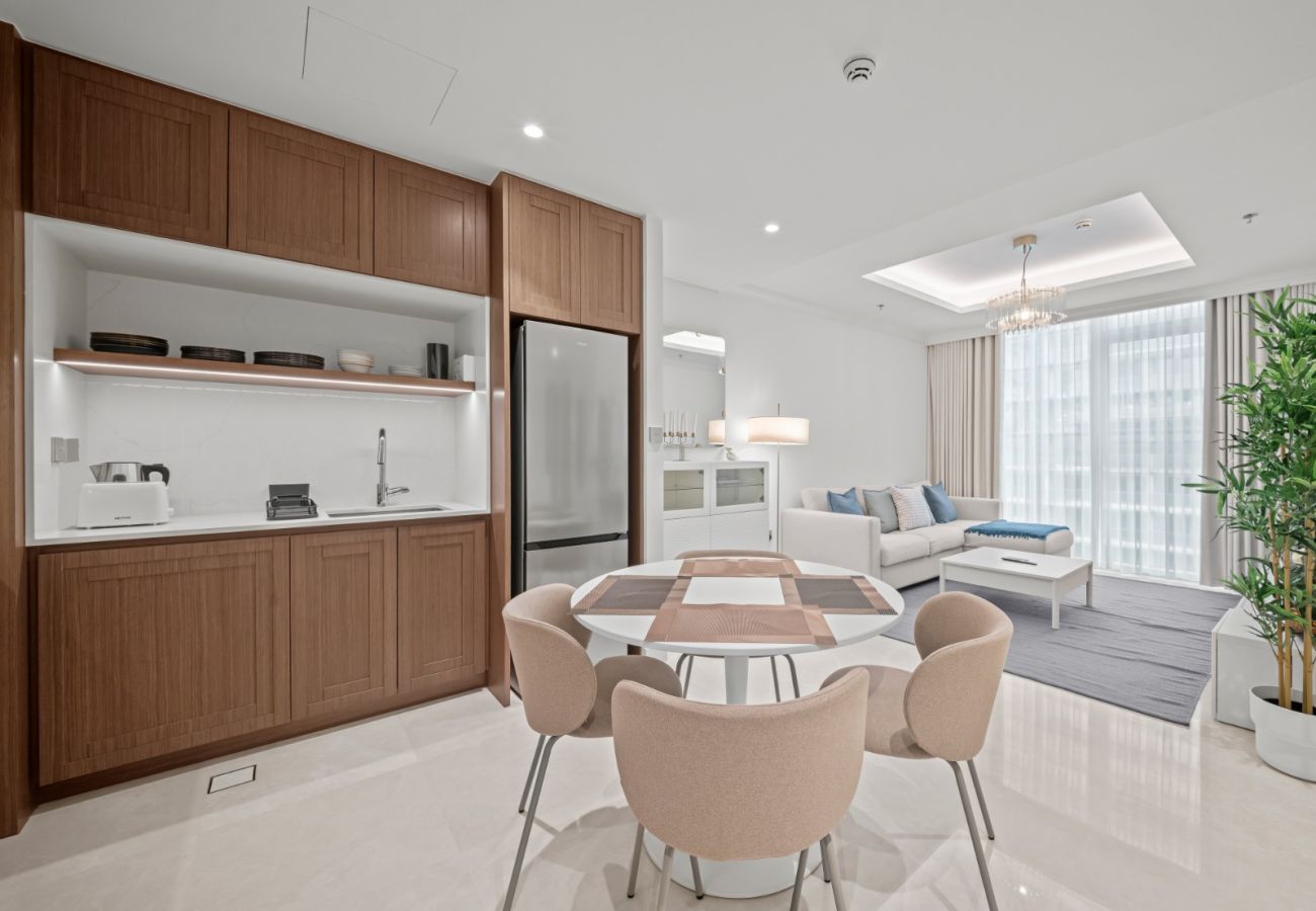 Apartment in Dubai - Sophisticated 1BR In Palace Beach Residences T2 