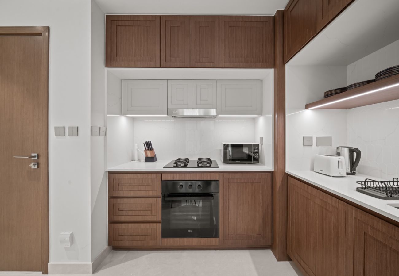 Apartment in Dubai - Sophisticated 1BR In Palace Beach Residences T2 