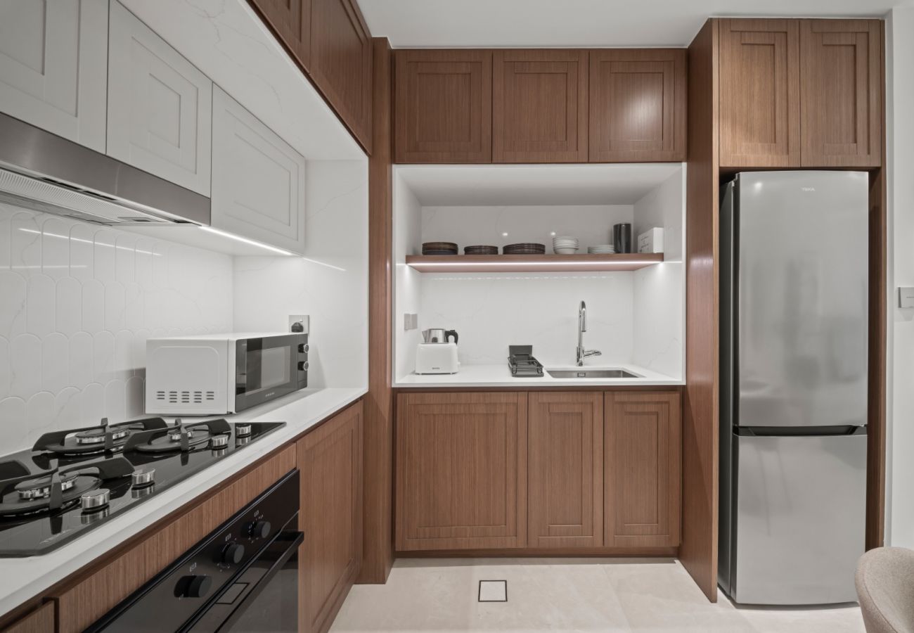 Apartment in Dubai - Sophisticated 1BR In Palace Beach Residences T2 