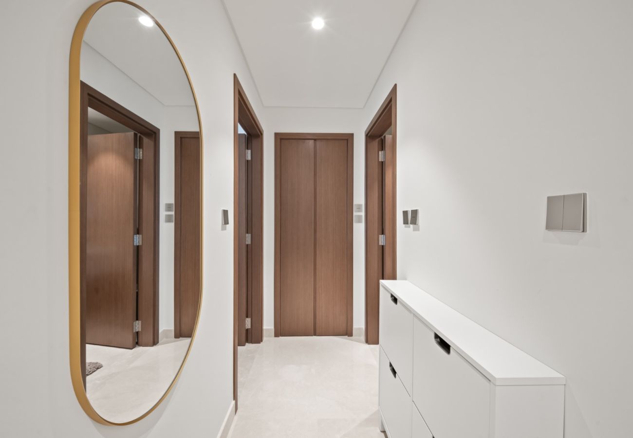 Apartment in Dubai - Sophisticated 1BR In Palace Beach Residences T2 