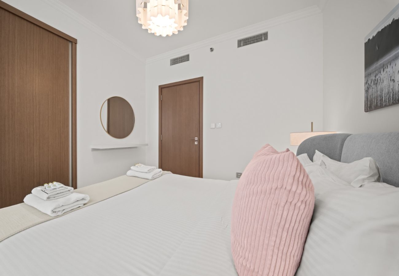 Apartment in Dubai - Sophisticated 1BR In Palace Beach Residences T2 