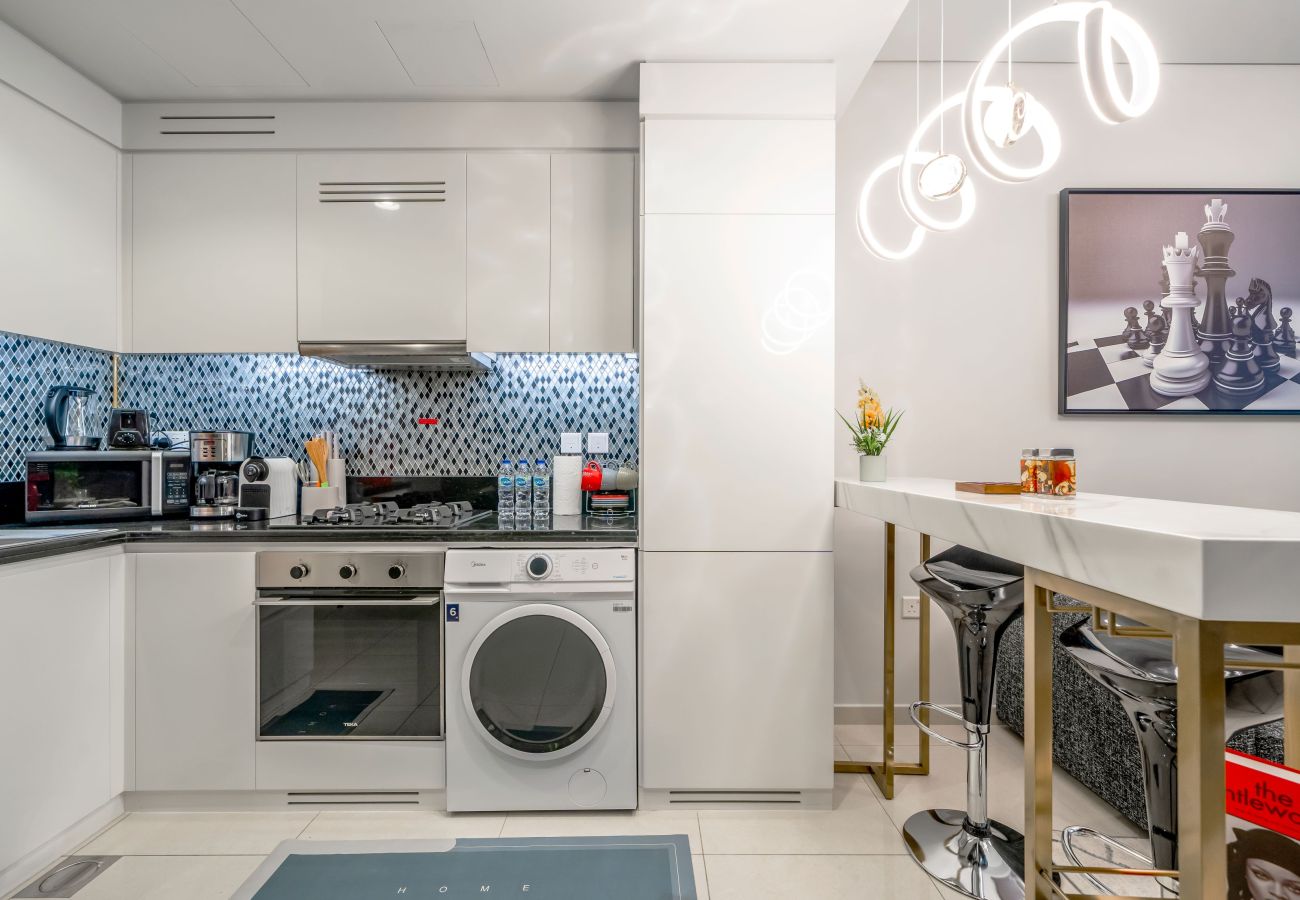Apartment in Dubai - Contemporary Luxe 1BR in Aykon-Business Bay-07