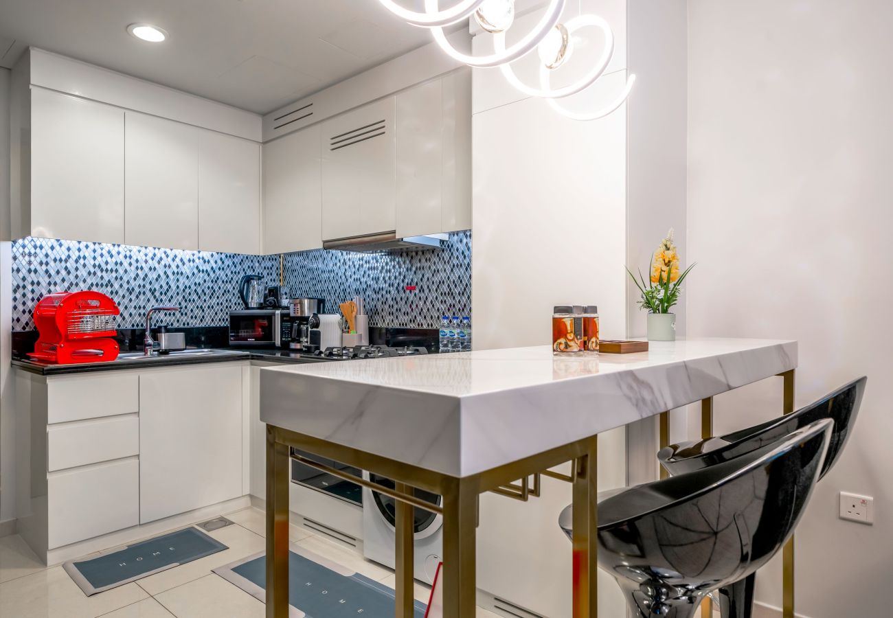 Apartment in Dubai - Contemporary Luxe 1BR in Aykon-Business Bay-07