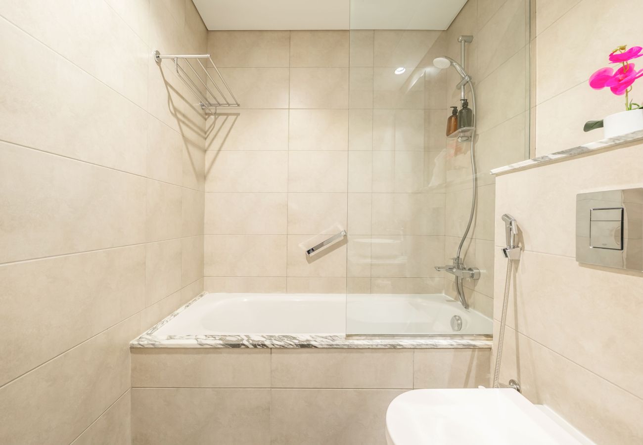 Apartment in Dubai - Contemporary Luxe 2BR in Aykon-Business Bay-07