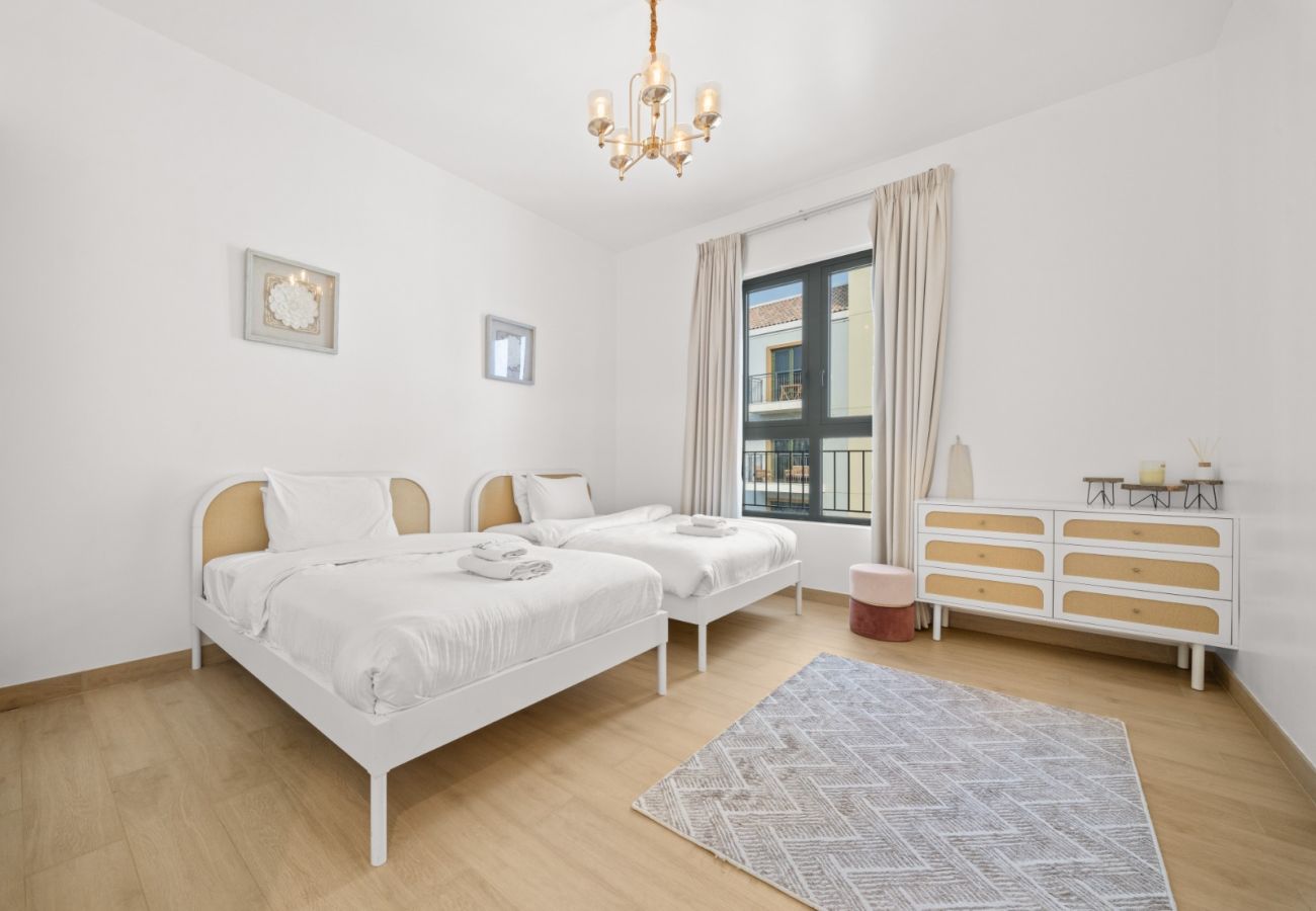 Apartment in Dubai - Seaside Elegance 2BR at La Cote B3-11