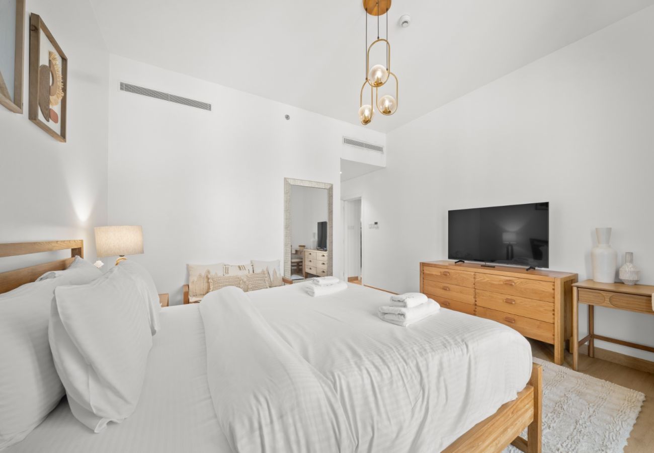 Apartment in Dubai - Seaside Elegance 2BR at La Cote B3-11
