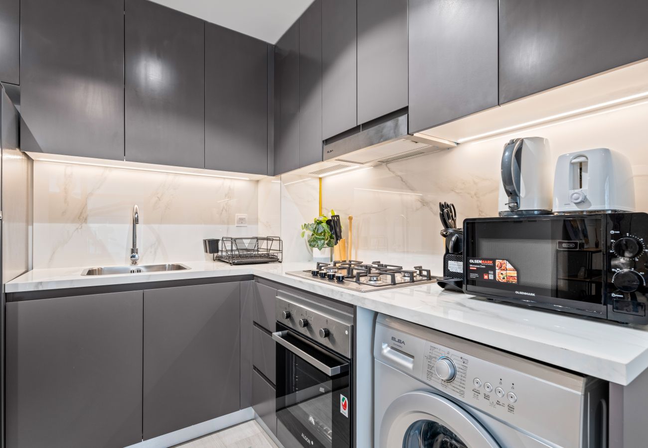 Apartment in Dubai - Pearl Elegance 1BDR Azizi- 23