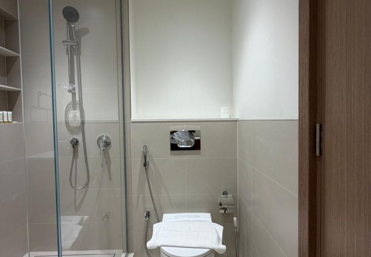 Apartment in Dubai - The Moor Shoreline 2BDR at Creek-03