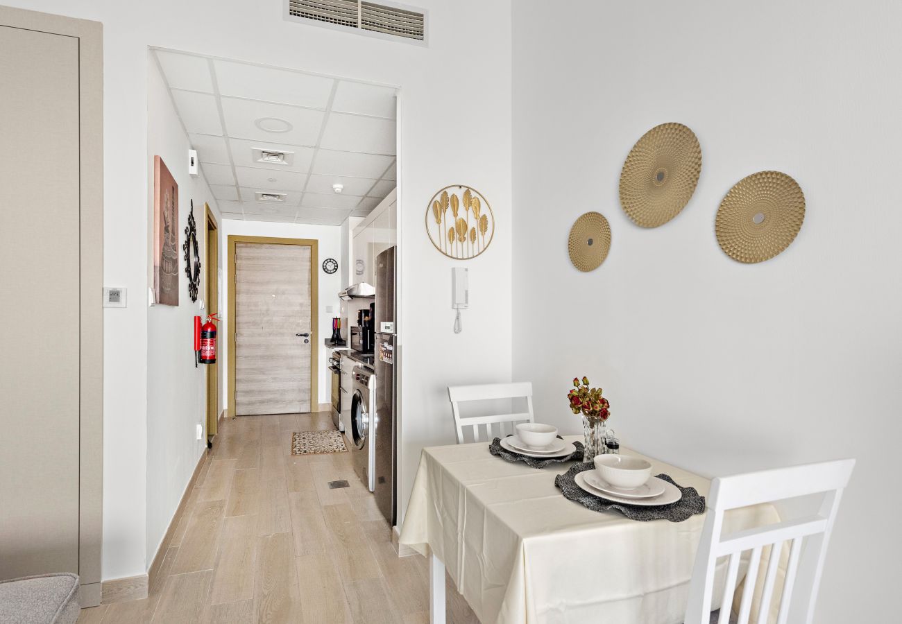 Studio in Dubai - Bloom Heights Prestige Studio w Sofa Bed |Sleeps 4
